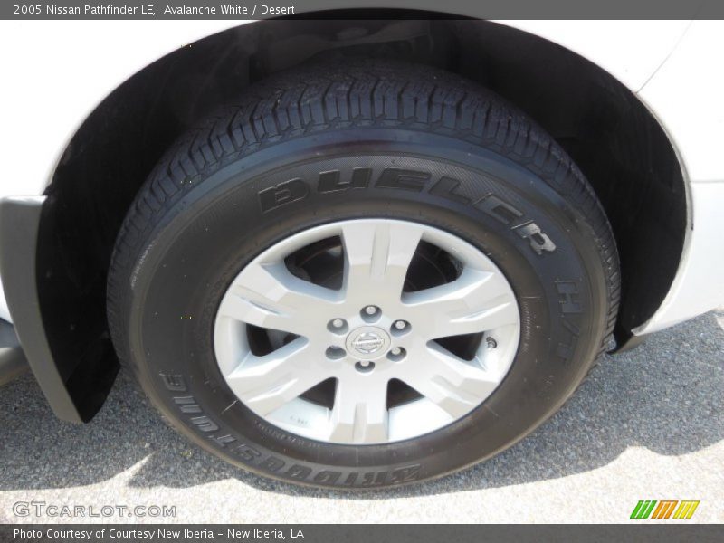Avalanche White / Desert 2005 Nissan Pathfinder LE