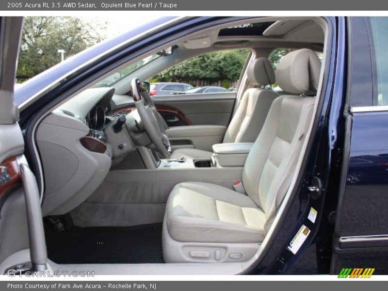 Front Seat of 2005 RL 3.5 AWD Sedan