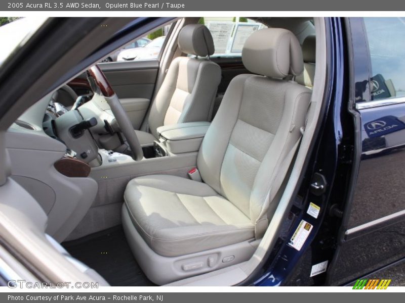 Front Seat of 2005 RL 3.5 AWD Sedan