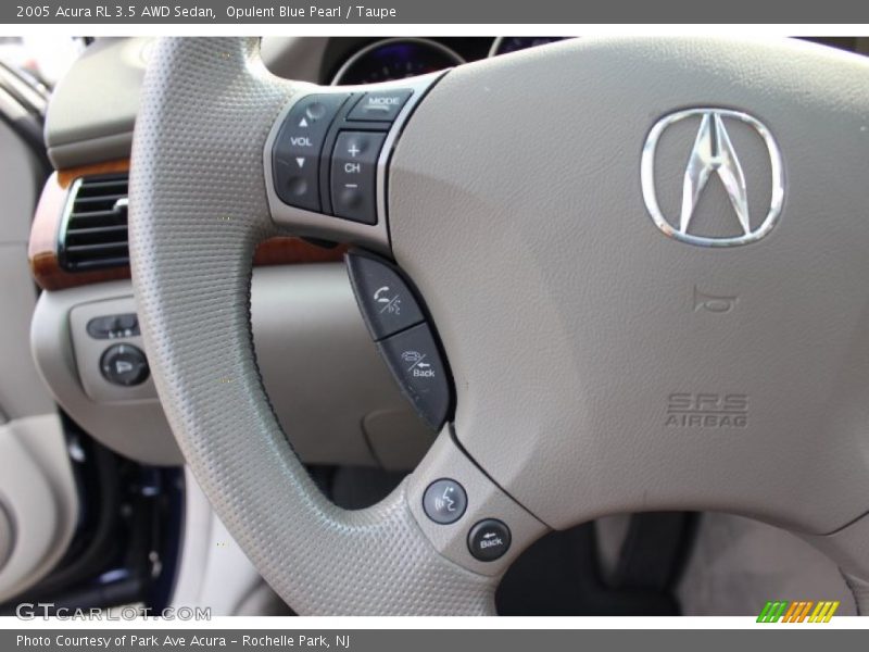 Controls of 2005 RL 3.5 AWD Sedan