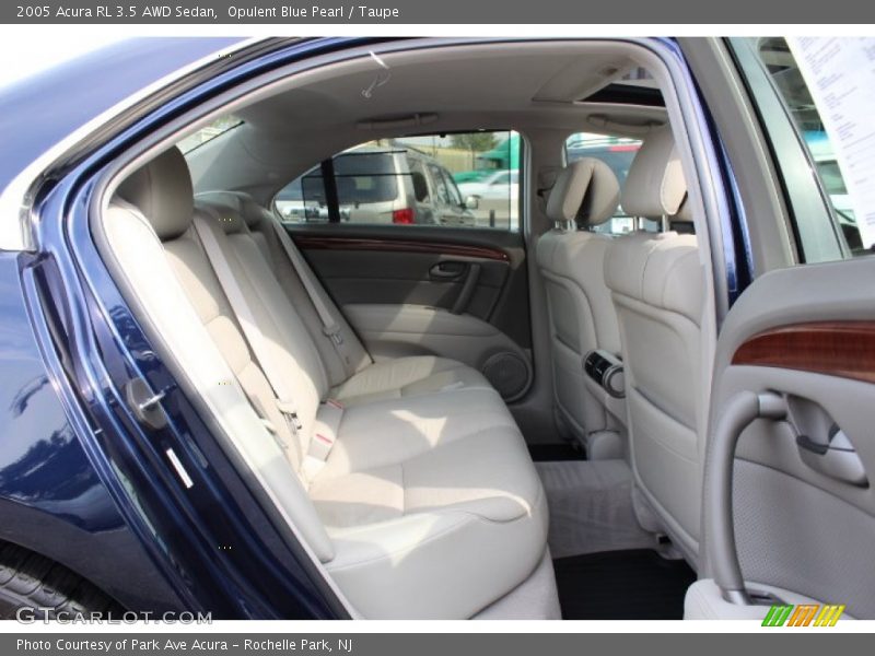 Rear Seat of 2005 RL 3.5 AWD Sedan