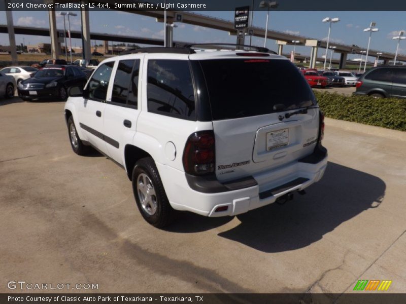 Summit White / Light Cashmere 2004 Chevrolet TrailBlazer LS 4x4