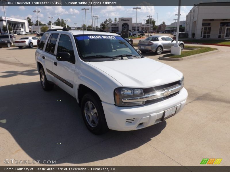 Summit White / Light Cashmere 2004 Chevrolet TrailBlazer LS 4x4