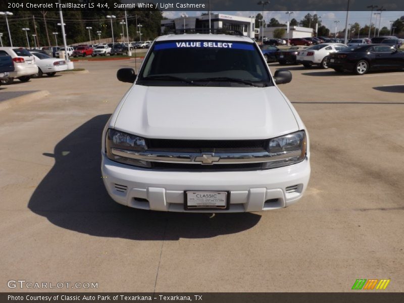 Summit White / Light Cashmere 2004 Chevrolet TrailBlazer LS 4x4