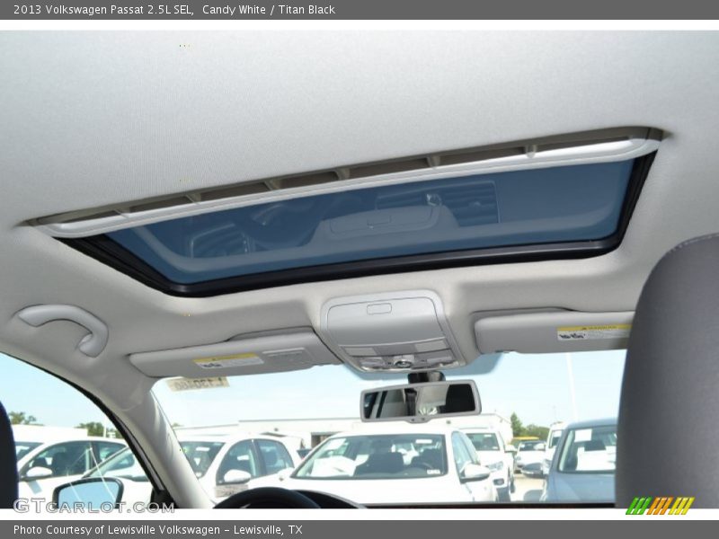 Candy White / Titan Black 2013 Volkswagen Passat 2.5L SEL