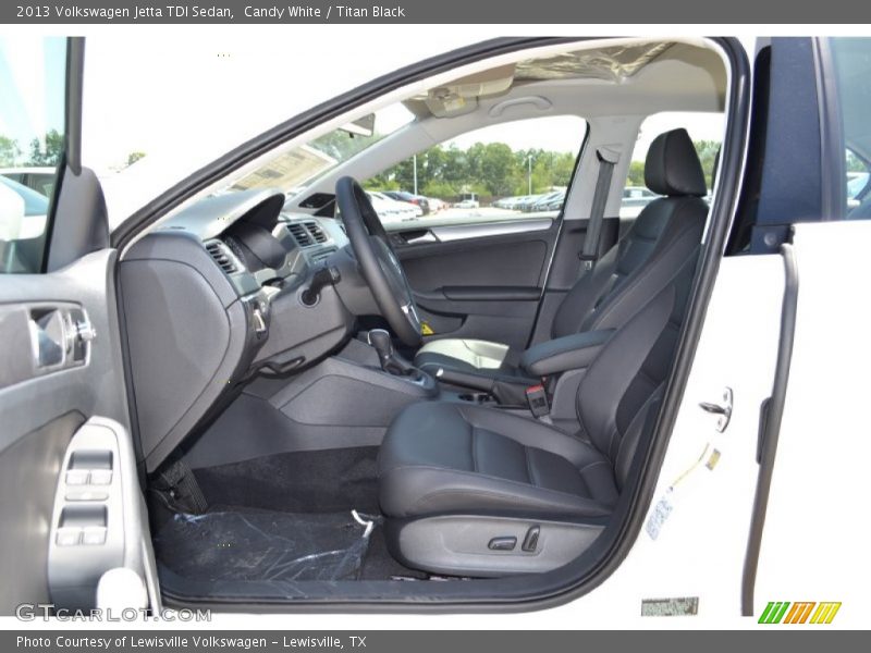 Candy White / Titan Black 2013 Volkswagen Jetta TDI Sedan