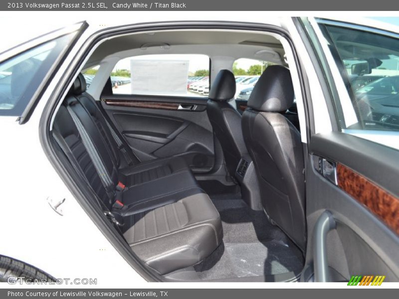 Candy White / Titan Black 2013 Volkswagen Passat 2.5L SEL