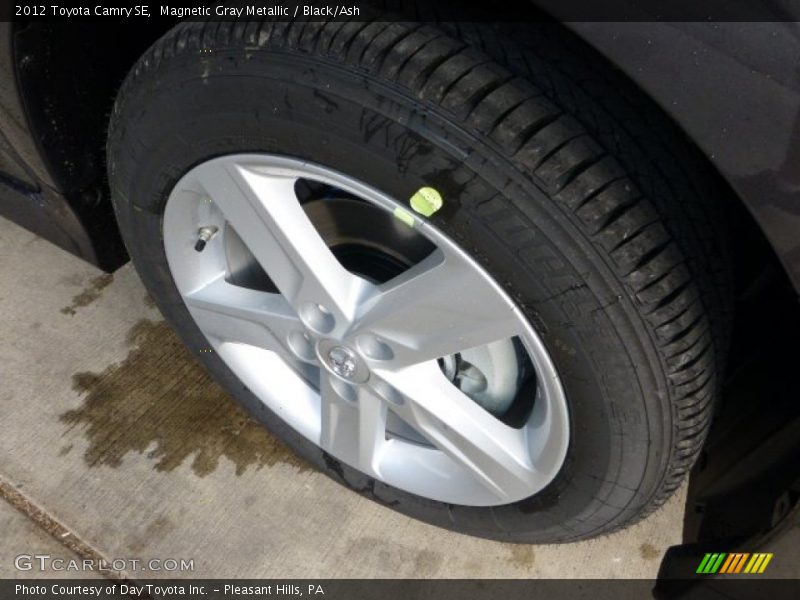 Magnetic Gray Metallic / Black/Ash 2012 Toyota Camry SE