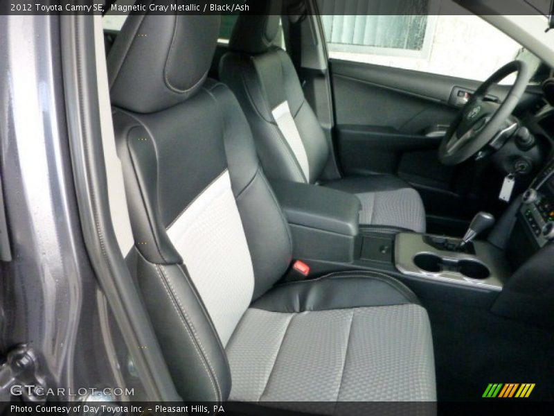 Magnetic Gray Metallic / Black/Ash 2012 Toyota Camry SE