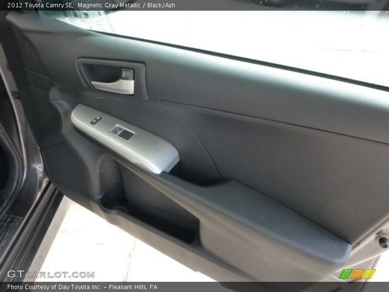 Magnetic Gray Metallic / Black/Ash 2012 Toyota Camry SE