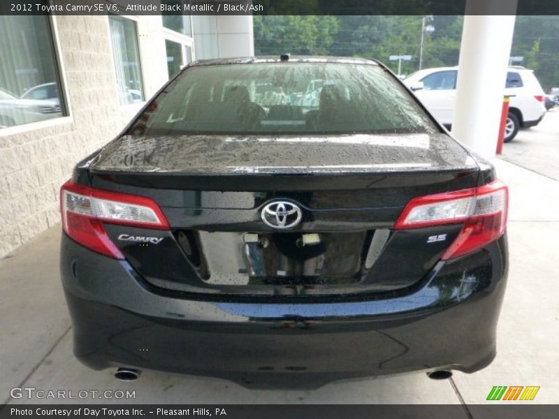 Attitude Black Metallic / Black/Ash 2012 Toyota Camry SE V6