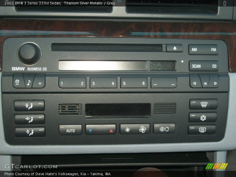 Controls of 2001 3 Series 330xi Sedan