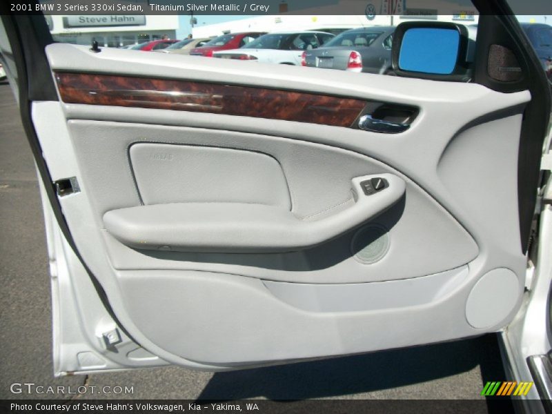 Door Panel of 2001 3 Series 330xi Sedan