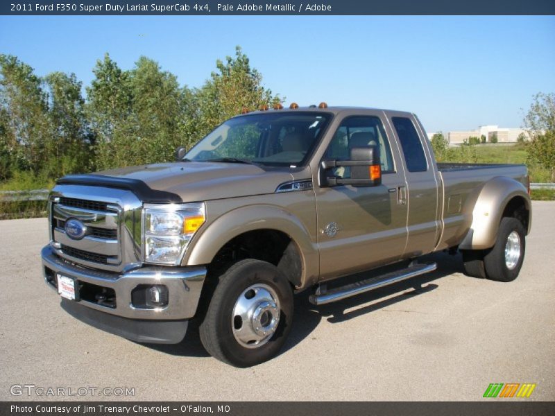 Front 3/4 View of 2011 F350 Super Duty Lariat SuperCab 4x4