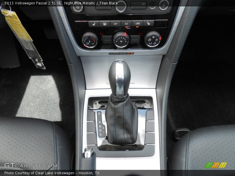 Night Blue Metallic / Titan Black 2013 Volkswagen Passat 2.5L SE