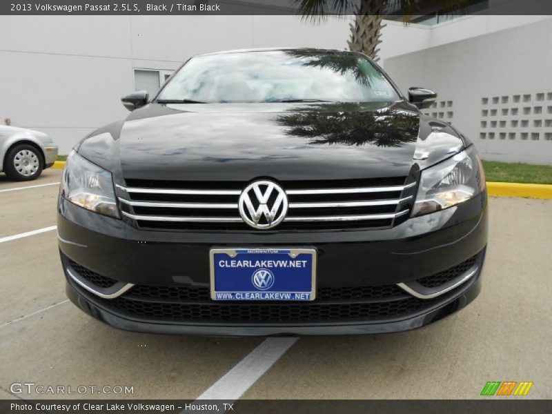 Black / Titan Black 2013 Volkswagen Passat 2.5L S