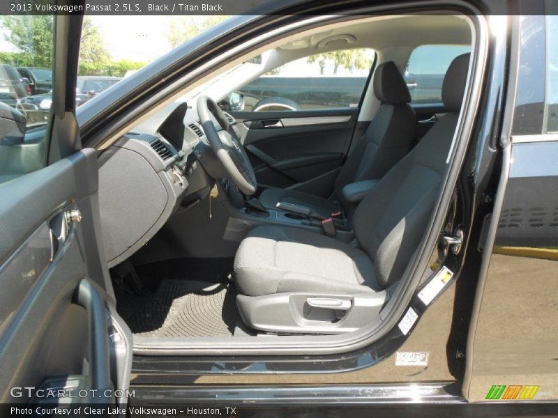 Black / Titan Black 2013 Volkswagen Passat 2.5L S