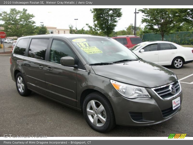 Meteor Gray Metallic / Aero Gray 2010 Volkswagen Routan SE