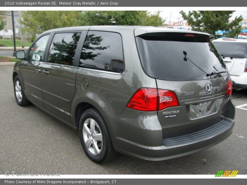 Meteor Gray Metallic / Aero Gray 2010 Volkswagen Routan SE
