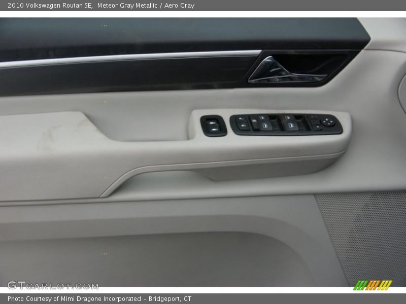 Meteor Gray Metallic / Aero Gray 2010 Volkswagen Routan SE