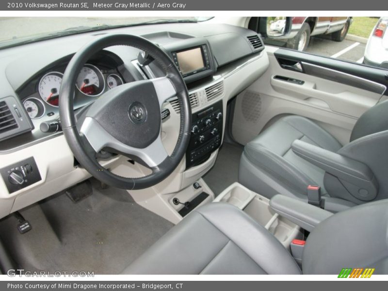 Meteor Gray Metallic / Aero Gray 2010 Volkswagen Routan SE