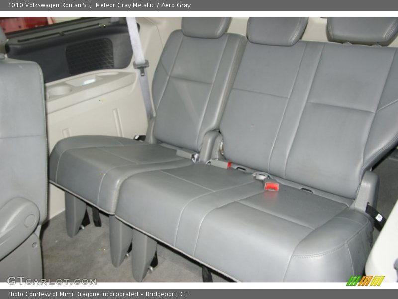 Meteor Gray Metallic / Aero Gray 2010 Volkswagen Routan SE