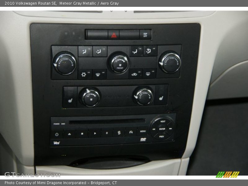 Meteor Gray Metallic / Aero Gray 2010 Volkswagen Routan SE