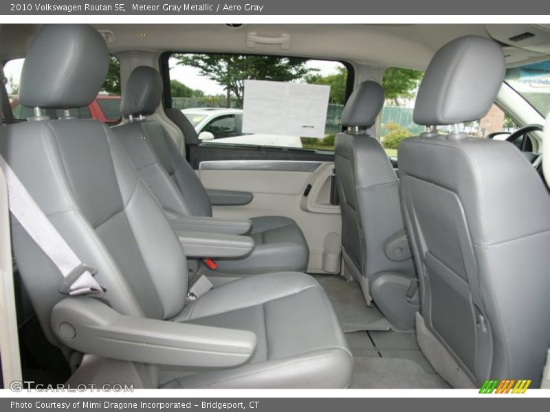 Meteor Gray Metallic / Aero Gray 2010 Volkswagen Routan SE