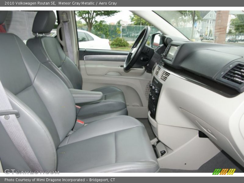 Meteor Gray Metallic / Aero Gray 2010 Volkswagen Routan SE