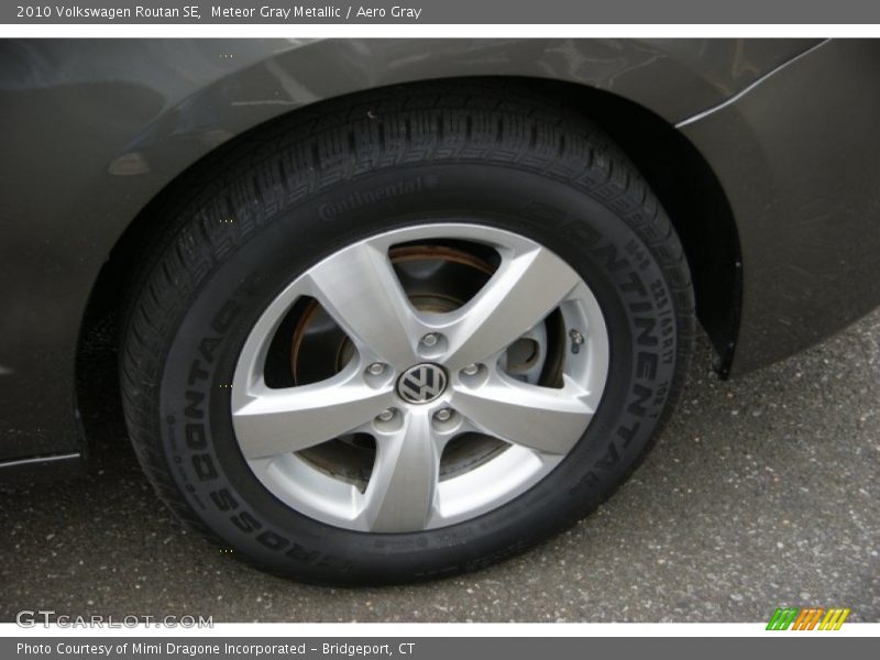 Meteor Gray Metallic / Aero Gray 2010 Volkswagen Routan SE