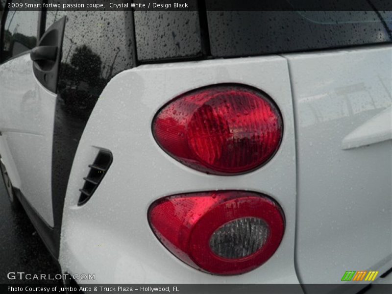 Crystal White / Design Black 2009 Smart fortwo passion coupe