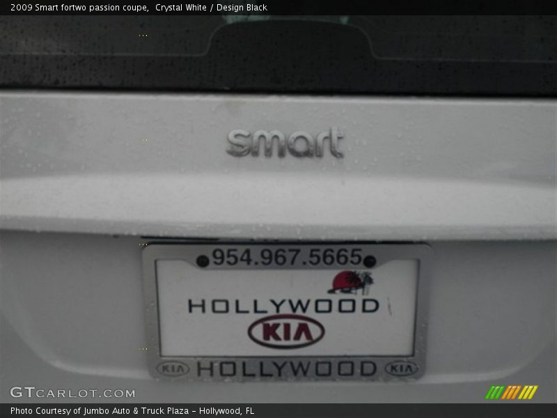 Crystal White / Design Black 2009 Smart fortwo passion coupe