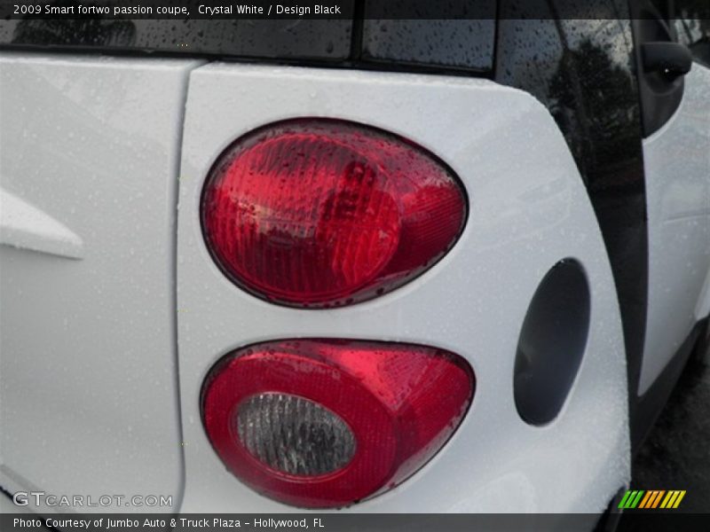 Crystal White / Design Black 2009 Smart fortwo passion coupe