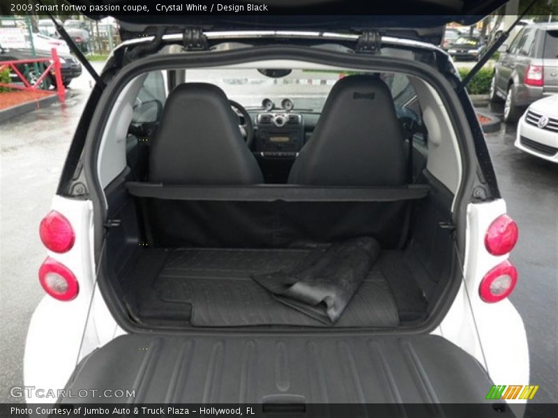 Crystal White / Design Black 2009 Smart fortwo passion coupe