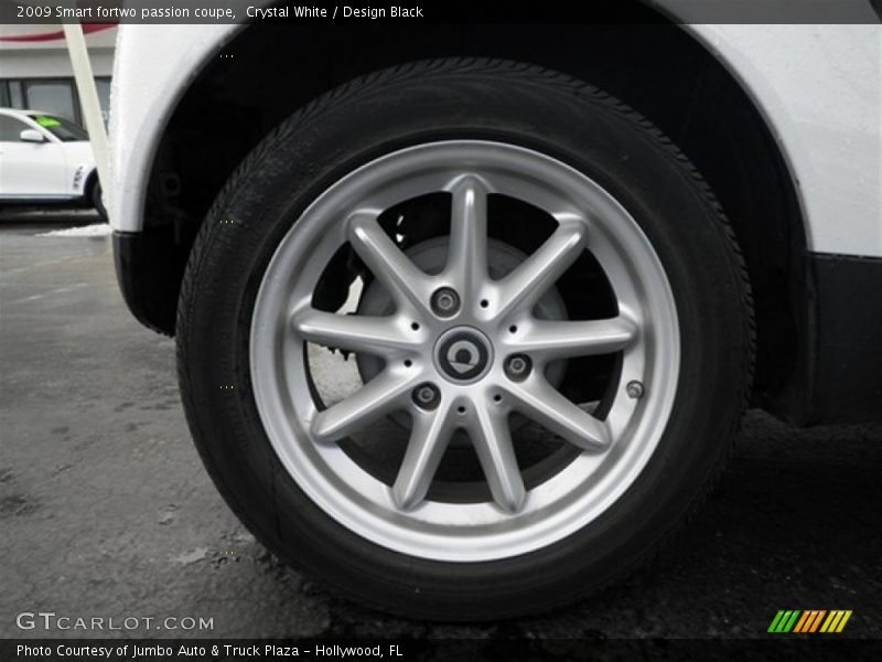 Crystal White / Design Black 2009 Smart fortwo passion coupe