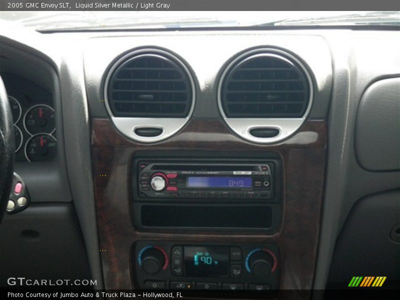 Liquid Silver Metallic / Light Gray 2005 GMC Envoy SLT