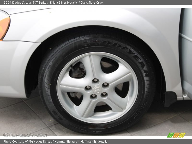  2004 Stratus SXT Sedan Wheel