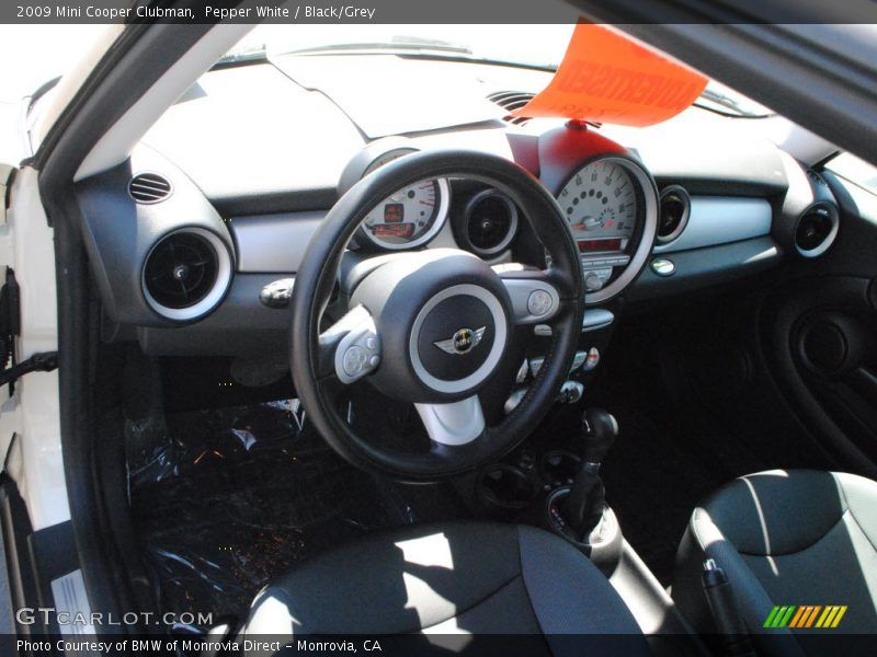 Pepper White / Black/Grey 2009 Mini Cooper Clubman