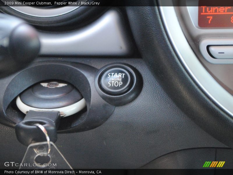 Pepper White / Black/Grey 2009 Mini Cooper Clubman