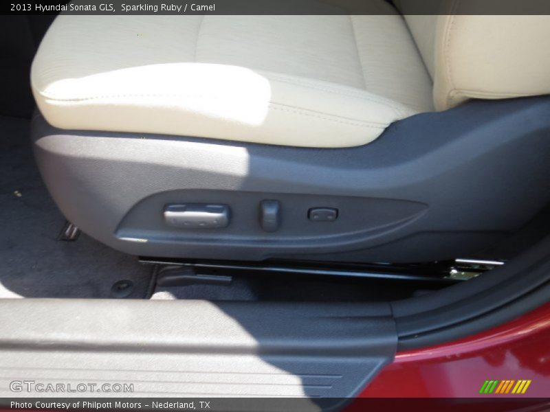 Sparkling Ruby / Camel 2013 Hyundai Sonata GLS