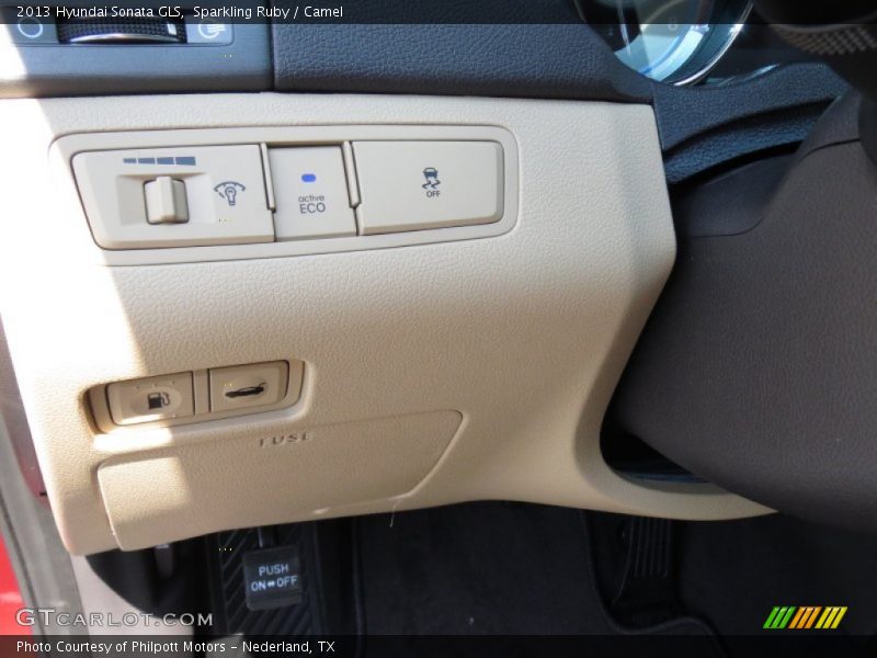 Sparkling Ruby / Camel 2013 Hyundai Sonata GLS