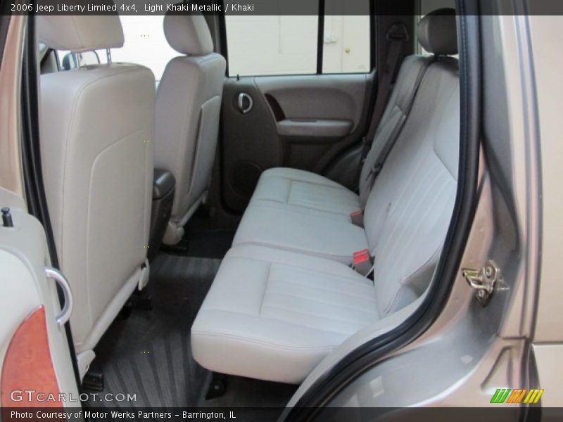 Light Khaki Metallic / Khaki 2006 Jeep Liberty Limited 4x4