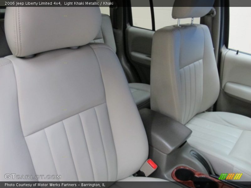 Light Khaki Metallic / Khaki 2006 Jeep Liberty Limited 4x4