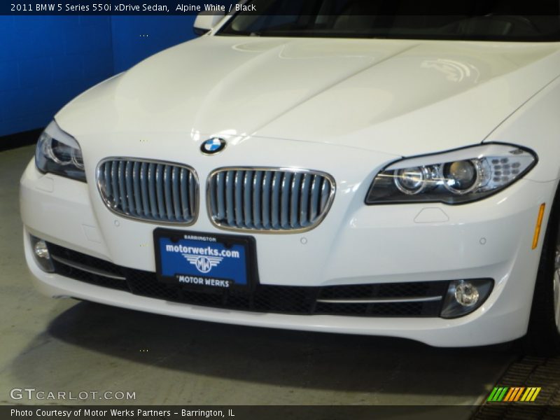 Alpine White / Black 2011 BMW 5 Series 550i xDrive Sedan