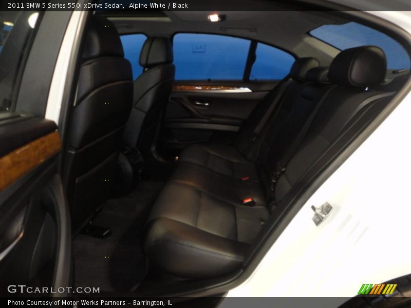 Alpine White / Black 2011 BMW 5 Series 550i xDrive Sedan