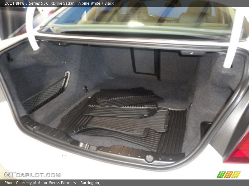 Alpine White / Black 2011 BMW 5 Series 550i xDrive Sedan