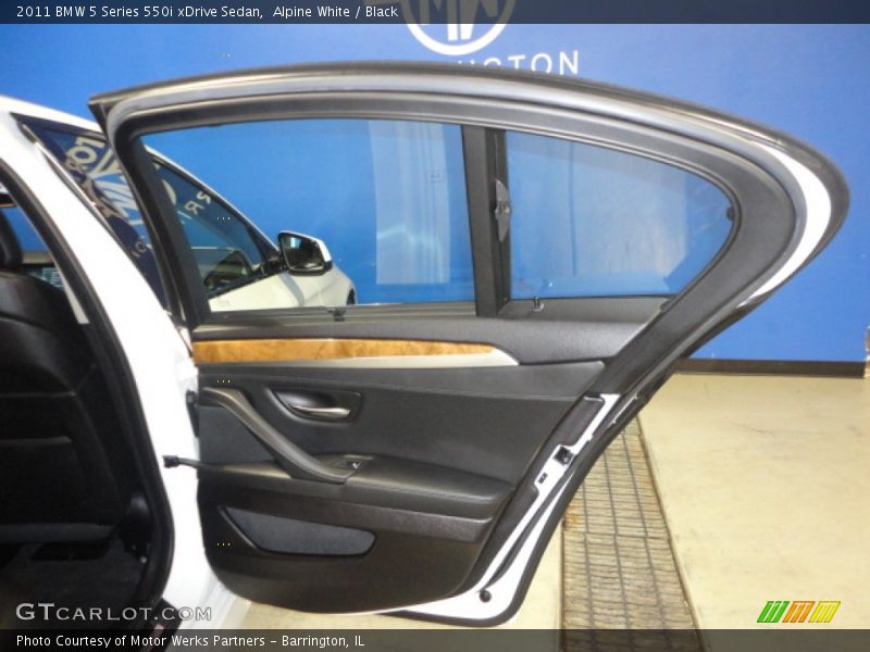 Alpine White / Black 2011 BMW 5 Series 550i xDrive Sedan