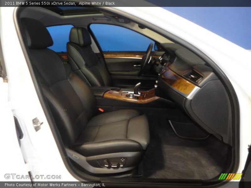 Alpine White / Black 2011 BMW 5 Series 550i xDrive Sedan