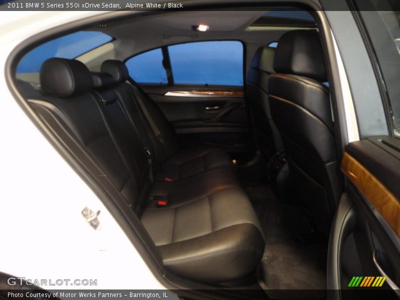 Alpine White / Black 2011 BMW 5 Series 550i xDrive Sedan