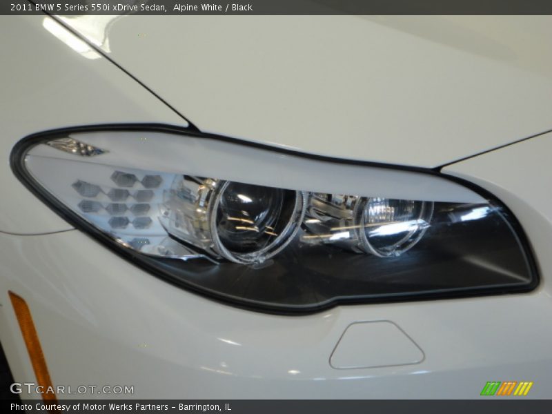 Alpine White / Black 2011 BMW 5 Series 550i xDrive Sedan